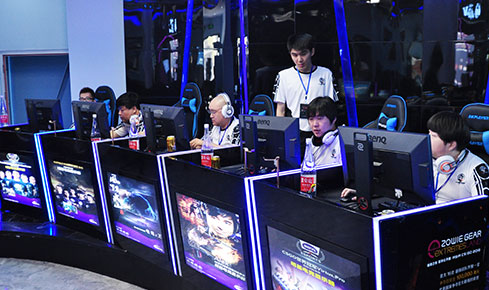 填补空缺的 填补空缺的