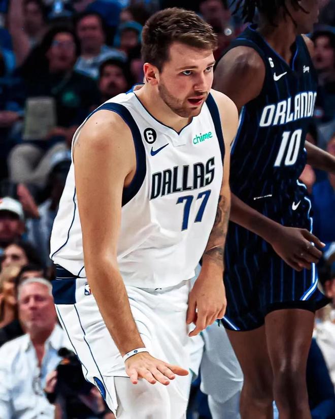 亚历山大 亚历山大